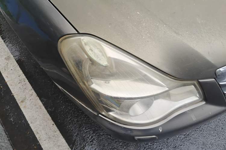 Used Nissan Sylphy 2009 2.0XL CVT Tech Sunroof Version Right Front Headlight