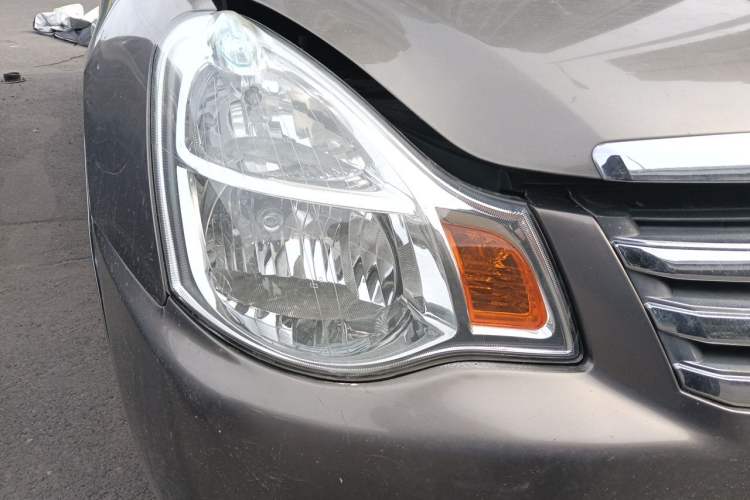 Used Nissan Sylphy 2009 1.6XL Automatic Luxury Sunroof Edition Right Front Headlight