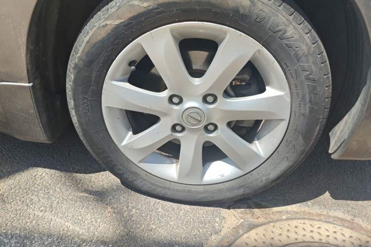 Used Nissan Sylphy 2009 1.6 XL Manual Luxury Sunroof Edition Right Front Wheel Hub