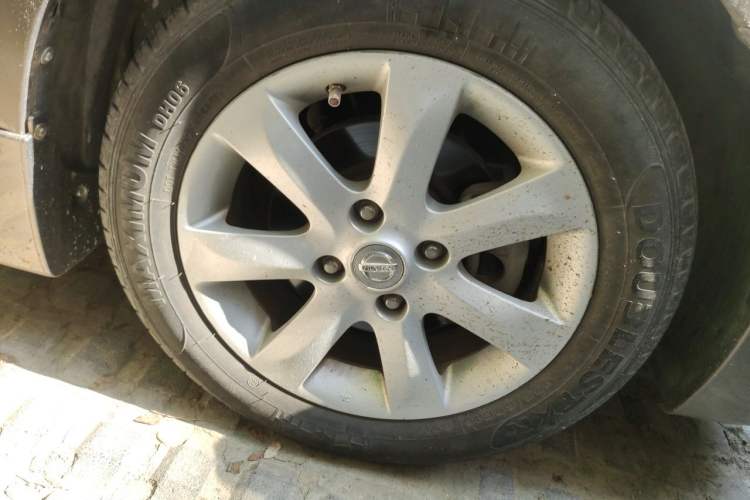 Used Nissan Sylphy 2009 2.0XL CVT Tech Sunroof Version Right Front Wheel Hub
