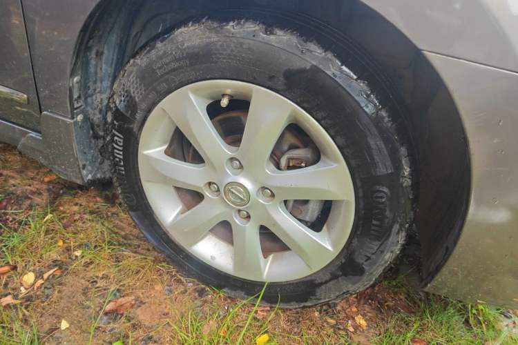 Used Nissan Sylphy 2009 1.6XE Automatic Comfort Edition Right Front Wheel Hub
