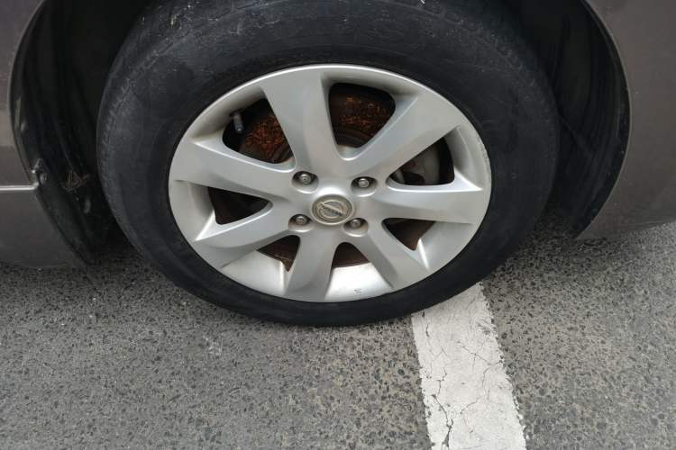 Used Nissan Sylphy 2009 1.6XL Automatic Luxury Sunroof Edition Right Front Wheel Hub