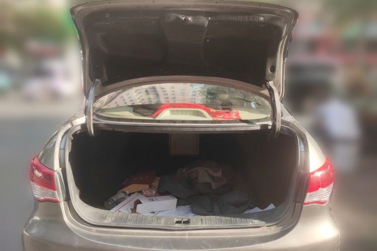 Used Nissan Sylphy 2009 1.6 XL Manual Luxury Sunroof Edition Trunk