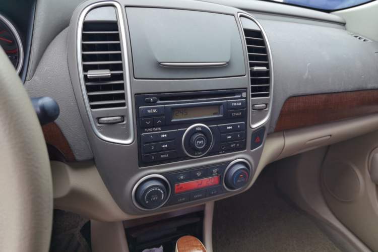 Used Nissan Sylphy 2009 1.6XE Automatic Comfort Edition Audio And AC Panel