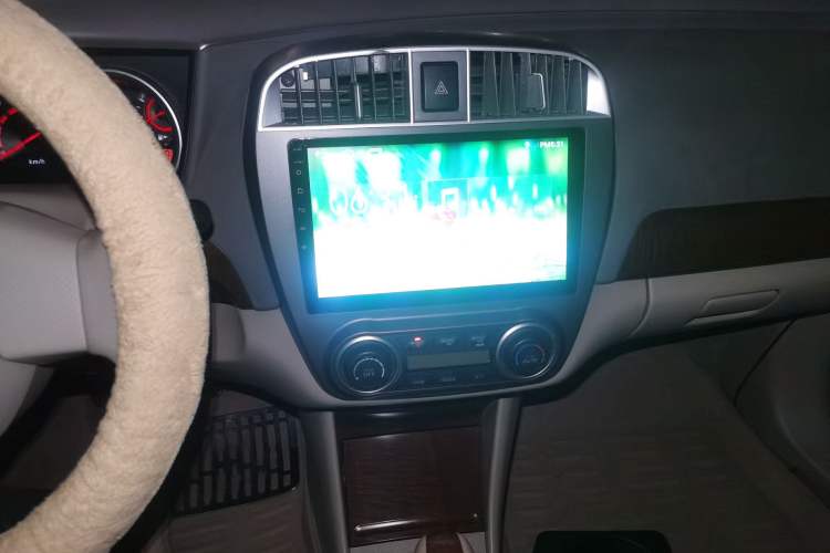 Used Nissan Sylphy 2009 1.6 XL Manual Luxury Sunroof Edition Audio And AC Panel