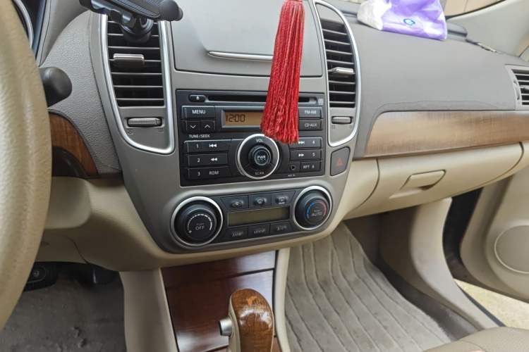 Used Nissan Sylphy 2009 1.6XL Automatic Luxury Sunroof Edition Audio And AC Panel