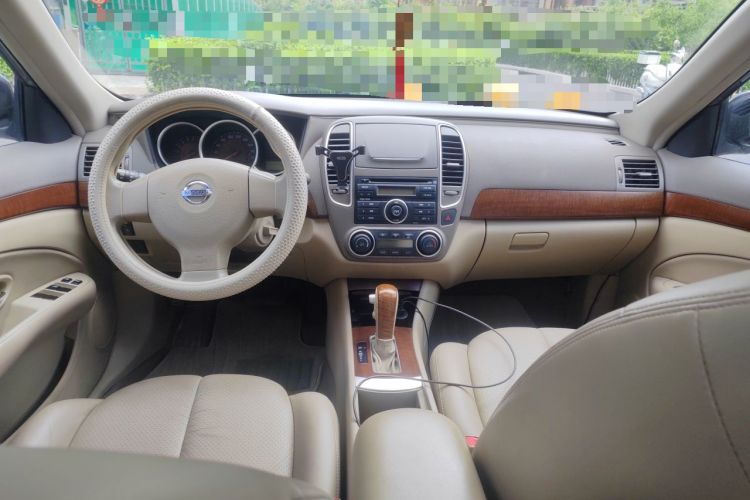 Used Nissan Sylphy 2009 1.6XL Automatic Luxury Sunroof Edition Center Console