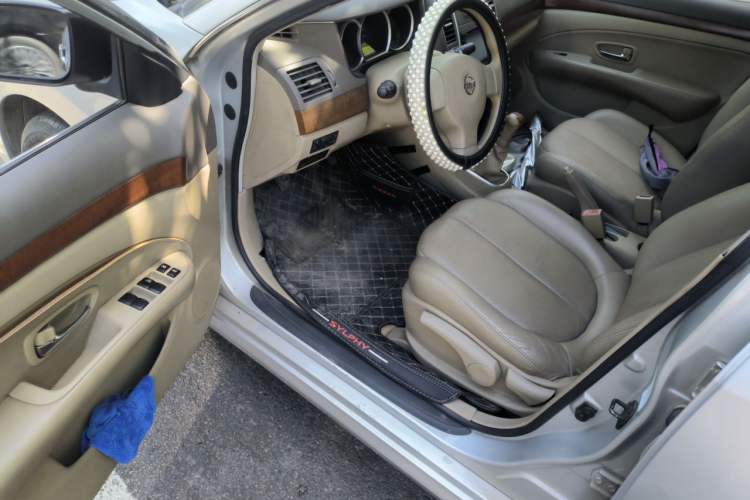 Used Nissan Sylphy 2009 1.6 XL Manual Luxury Sunroof Edition Driver Seat