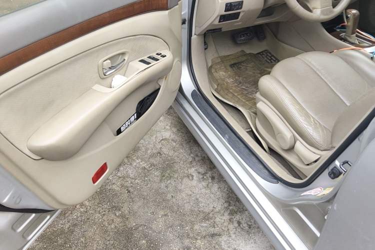Used Nissan Sylphy 2009 1.6XL Automatic Luxury Sunroof Edition Driver Seat