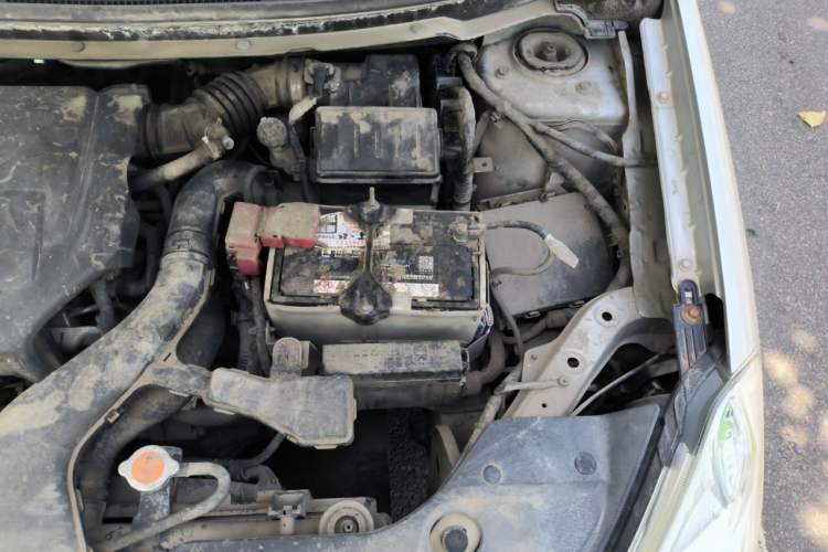 Used Nissan Sylphy 2009 1.6 XL Manual Luxury Sunroof Edition Engine Bay Left