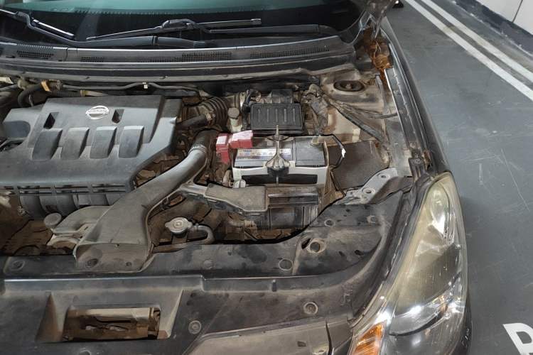 Used Nissan Sylphy 2009 1.6XE Automatic Comfort Edition Engine Bay Left