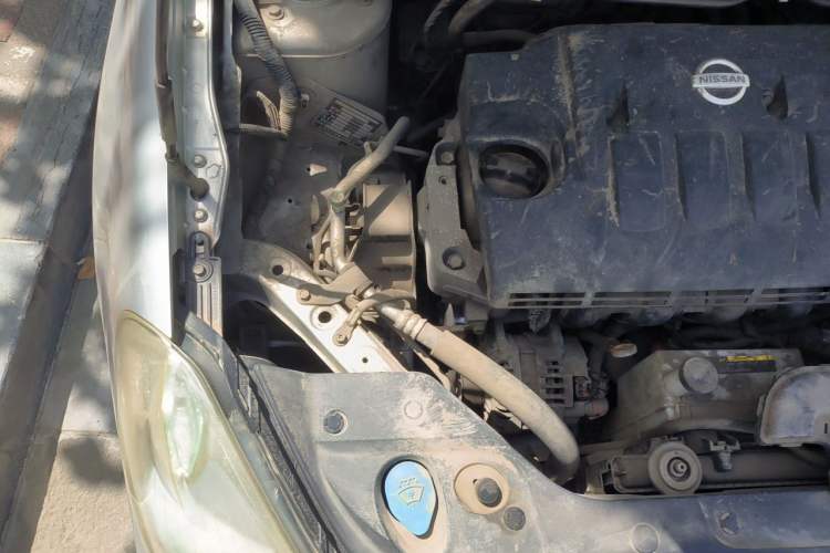 Used Nissan Sylphy 2009 1.6 XL Manual Luxury Sunroof Edition Engine Bay Right