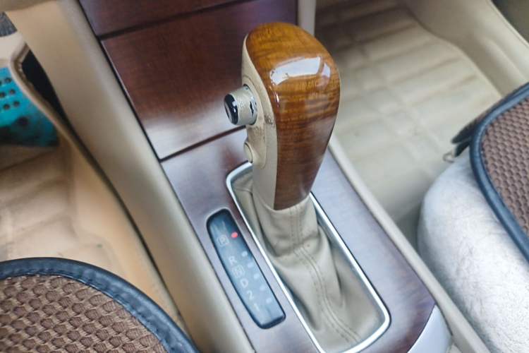 Used Nissan Sylphy 2009 1.6XE Automatic Comfort Edition Gear Lever