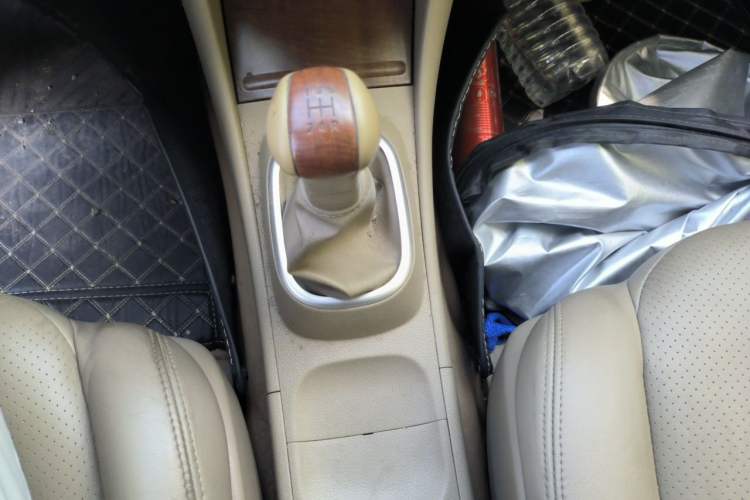 Used Nissan Sylphy 2009 1.6 XL Manual Luxury Sunroof Edition Gear Lever