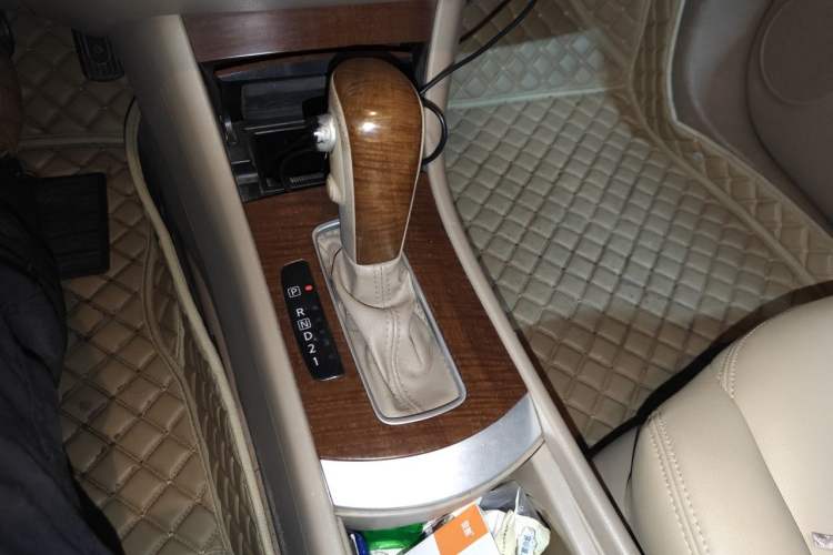 Used Nissan Sylphy 2009 1.6XE Automatic Comfort Edition Gear Lever