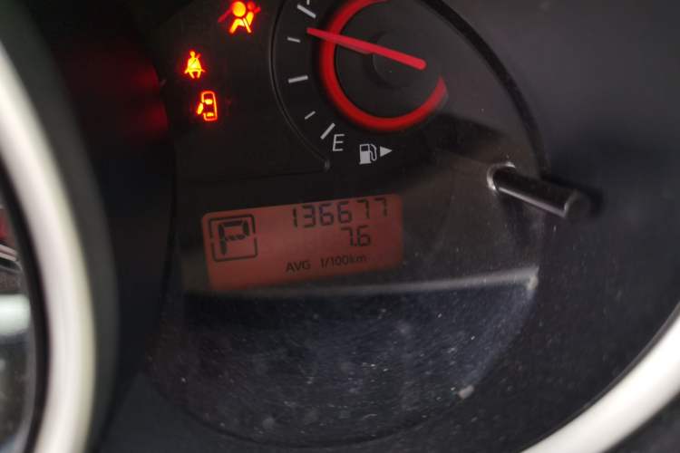 Used Nissan Sylphy 2009 1.6XE Automatic Comfort Edition Odometer Close Up