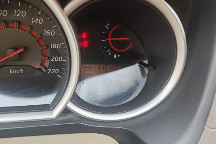 Used Nissan Sylphy 2009 1.6XL Automatic Luxury Sunroof Edition Odometer Close Up