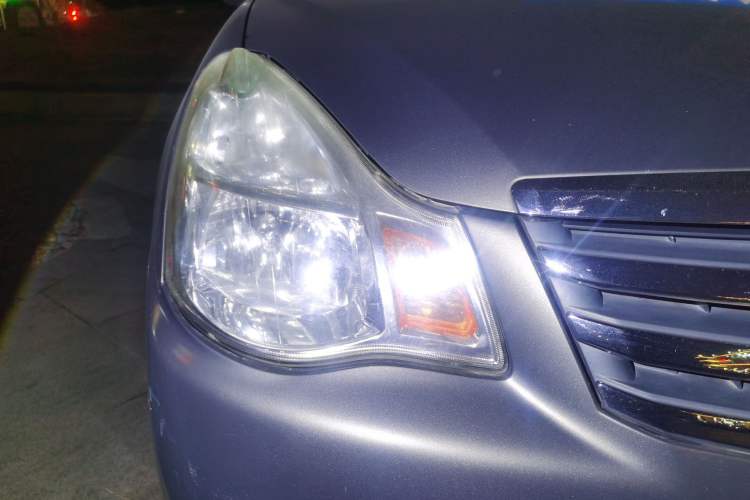 Used Nissan Sylphy 2009 1.6 XL Manual Luxury Sunroof Edition Right Front Headlight