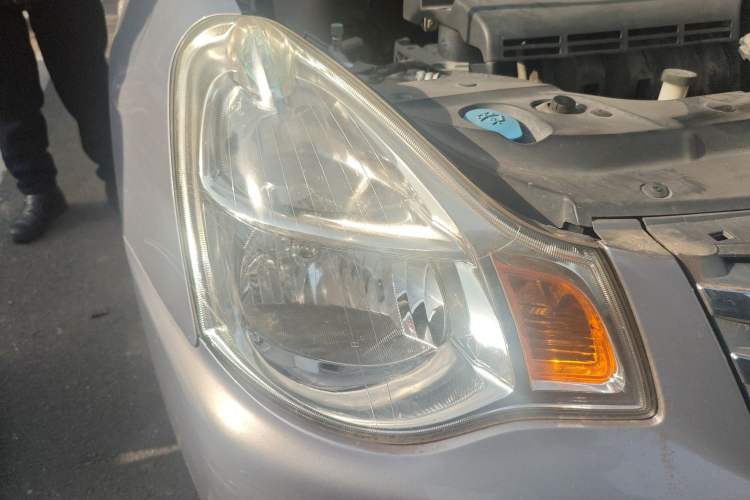 Used Nissan Sylphy 2009 1.6XE Manual Comfort Edition Right Front Headlight