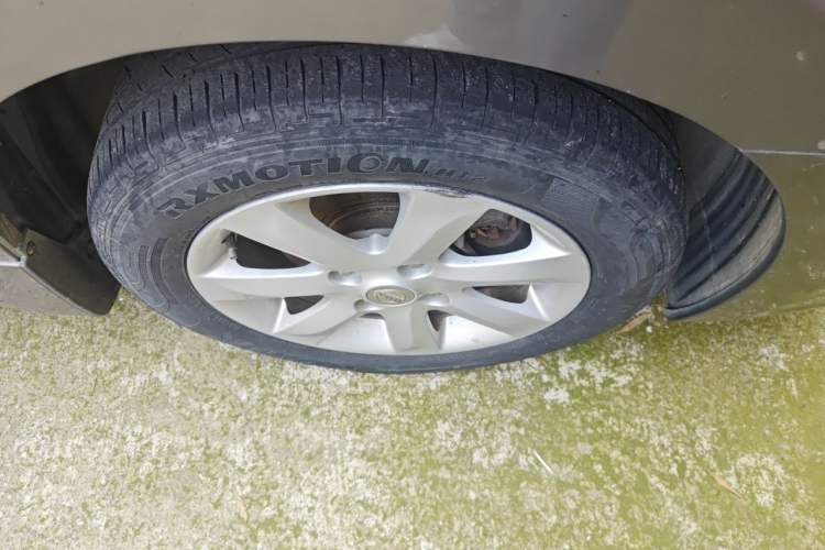 Used Nissan Sylphy 2009 1.6XL Automatic Luxury Sunroof Edition Right Front Wheel Hub