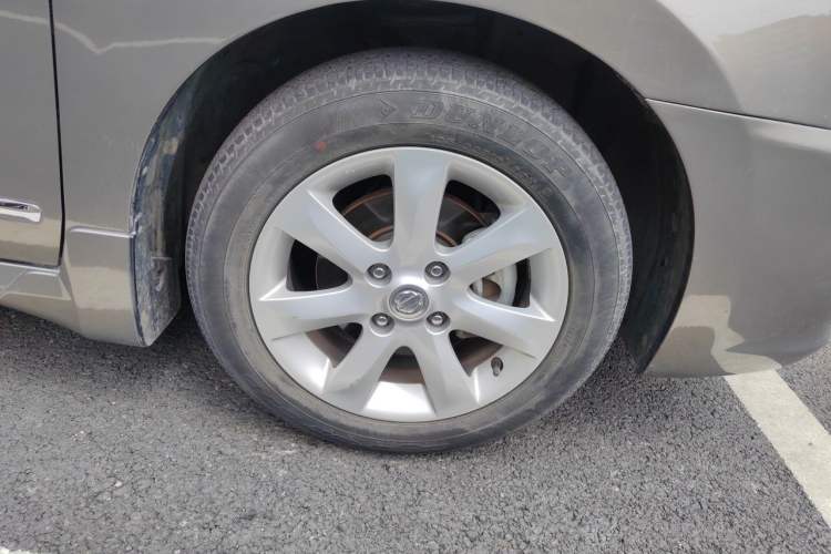 Used Nissan Sylphy 2009 1.6XL Automatic Luxury Sunroof Edition Right Front Wheel Hub