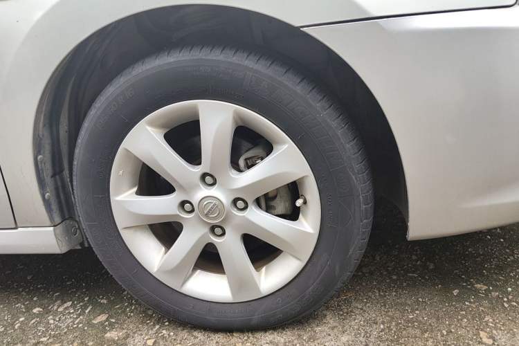 Used Nissan Sylphy 2009 1.6XL Automatic Luxury Sunroof Edition Right Front Wheel Hub