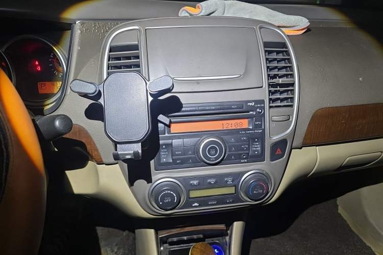 Used Nissan Sylphy 2009 2.0XL CVT Luxury Edition Audio And AC Panel