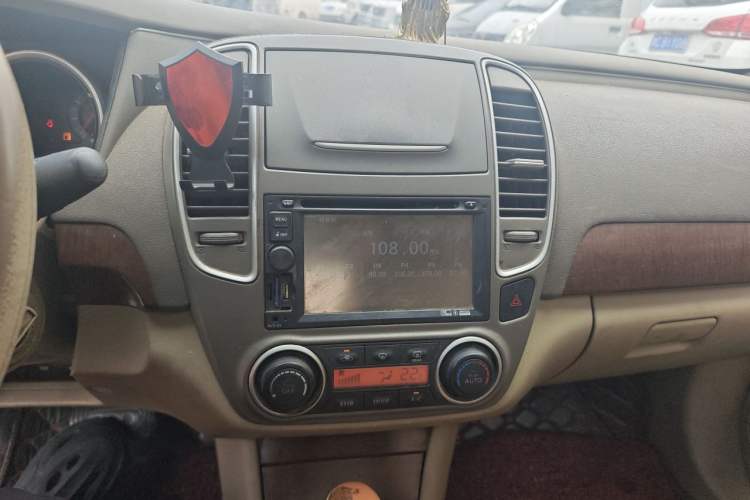 Used Nissan Sylphy 2009 1.6XL Automatic Luxury Sunroof Edition Audio And AC Panel
