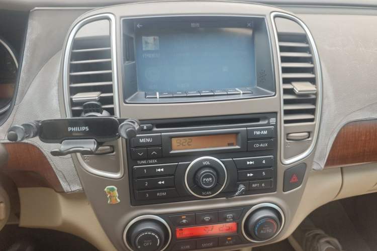 Used Nissan Sylphy 2009 1.6 XL Manual Luxury Sunroof Edition Audio And AC Panel