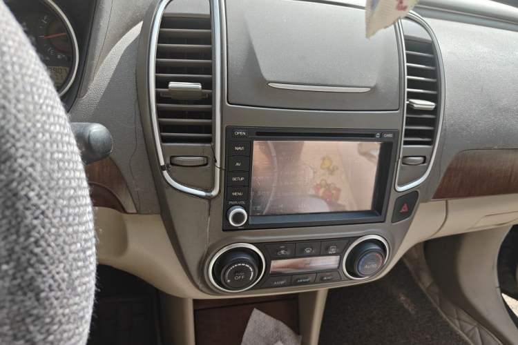 Used Nissan Sylphy 2009 1.6XE Manual Comfort Edition Audio And AC Panel