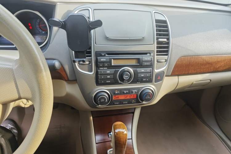 Used Nissan Sylphy 2009 1.6XE Automatic Comfort Edition Audio And AC Panel