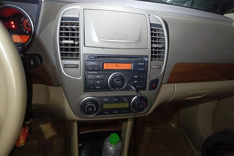 Used Nissan Sylphy 2009 1.6XE Manual Comfort Edition Audio And AC Panel