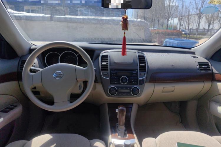 Used Nissan Sylphy 2009 1.6XE Automatic Comfort Edition Center Console