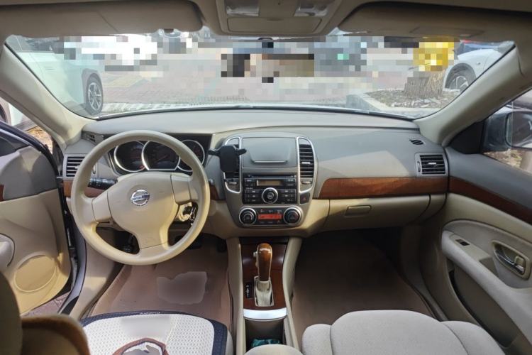 Used Nissan Sylphy 2009 1.6XE Automatic Comfort Edition Center Console