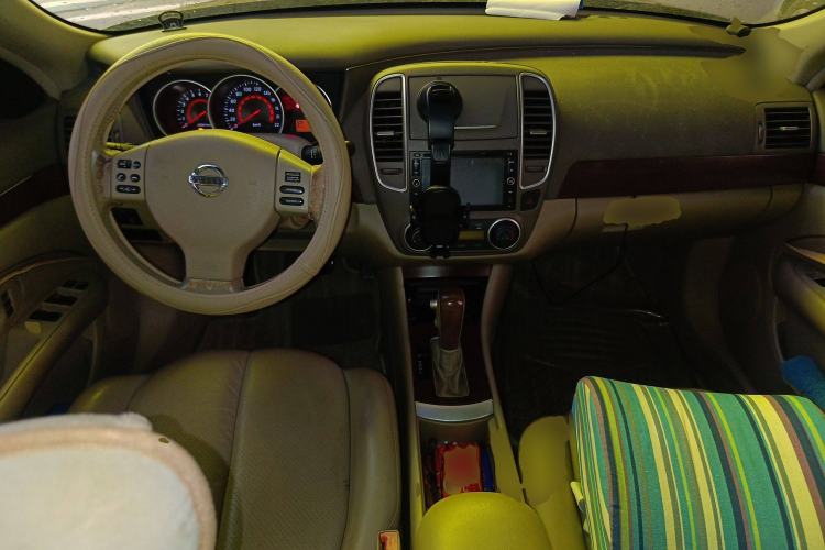 Used Nissan Sylphy 2009 2.0XL CVT Luxury Sunroof Edition Center Console