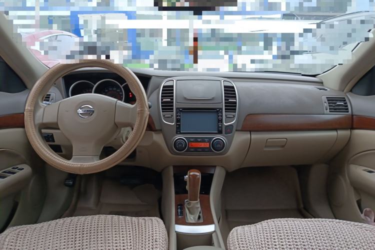 Used Nissan Sylphy 2009 1.6XL Automatic Luxury Sunroof Edition Center Console