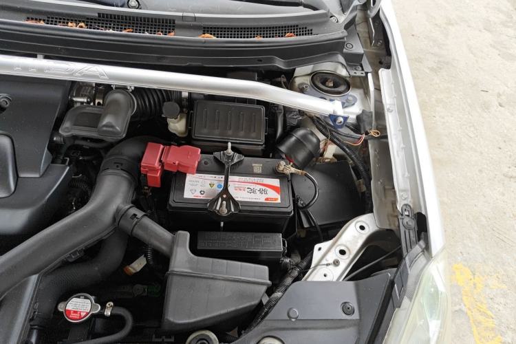 Used Nissan Sylphy 2009 2.0XL CVT Luxury Edition Engine Bay Left