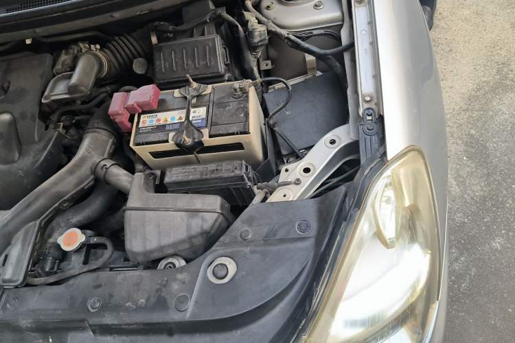 Used Nissan Sylphy 2009 2.0XL CVT Luxury Sunroof Edition Engine Bay Left
