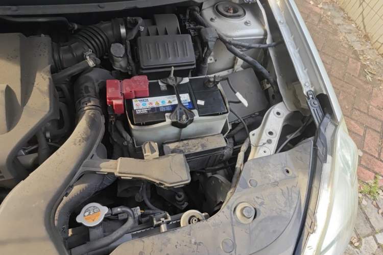 Used Nissan Sylphy 2009 1.6XE Automatic Comfort Edition Engine Bay Left