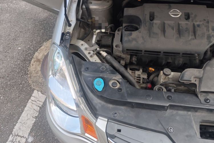 Used Nissan Sylphy 2009 1.6 XL Manual Luxury Sunroof Edition Engine Bay Right