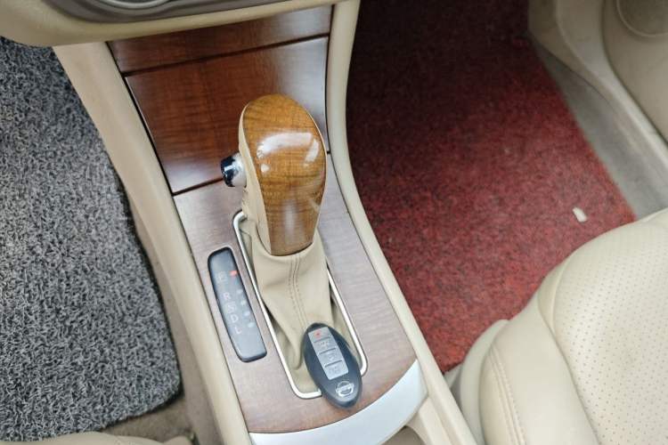 Used Nissan Sylphy 2009 2.0XL CVT Luxury Edition Gear Lever