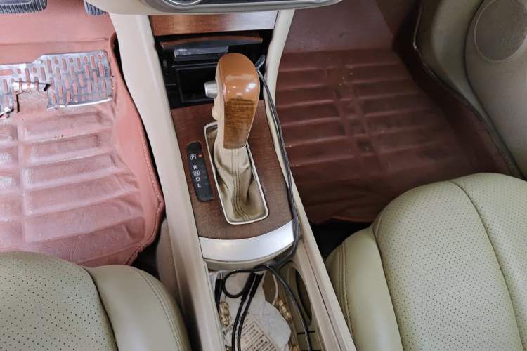 Used Nissan Sylphy 2009 2.0XL CVT Luxury Edition Gear Lever