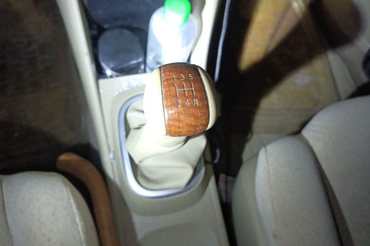 Used Nissan Sylphy 2009 1.6XE Manual Comfort Edition Gear Lever