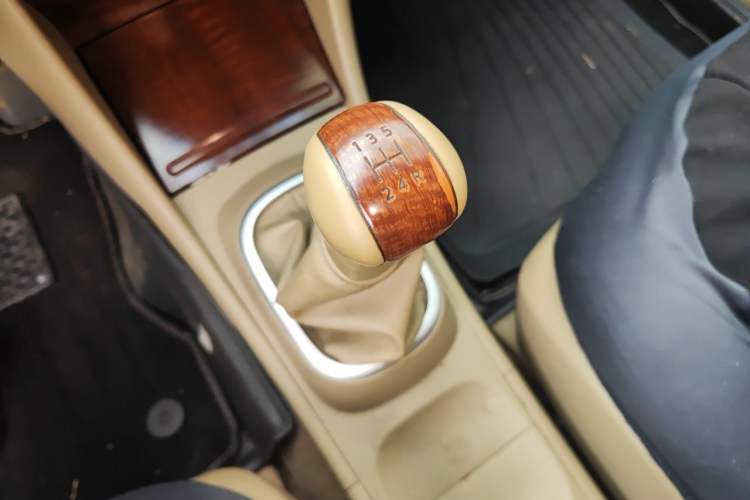 Used Nissan Sylphy 2009 1.6XE Manual Comfort Edition Gear Lever