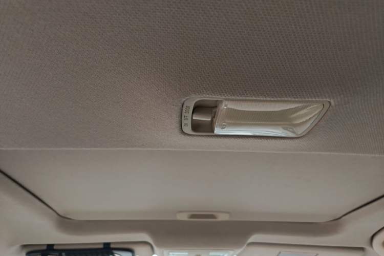 Used Nissan Sylphy 2009 1.6XL Automatic Luxury Sunroof Edition Headliner