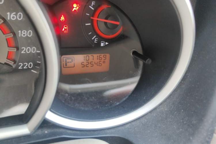 Used Nissan Sylphy 2009 1.6XE Automatic Comfort Edition Odometer Close Up