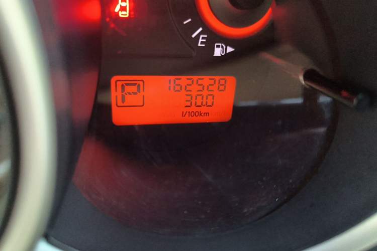 Used Nissan Sylphy 2009 2.0XL CVT Luxury Sunroof Edition Odometer Close Up