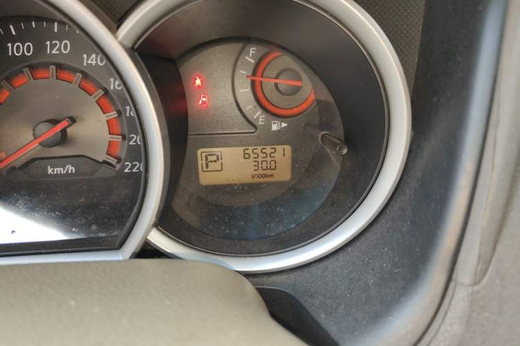 Used Nissan Sylphy 2009 1.6XL Automatic Luxury Sunroof Edition Odometer Close Up