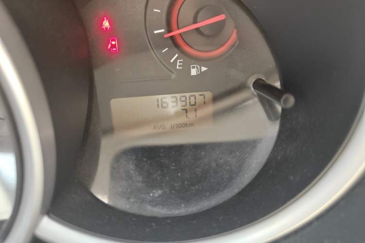 Used Nissan Sylphy 2009 1.6XE Manual Comfort Edition Odometer Close Up