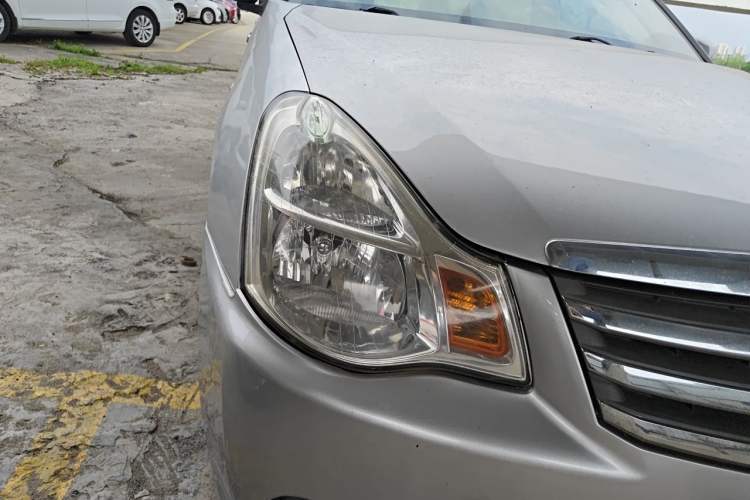 Used Nissan Sylphy 2009 2.0XL CVT Luxury Edition Right Front Headlight